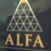รูปภาพถ่ายที่ Conglomerado Alfa โดย Raquel S. เมื่อ 3/23/2012