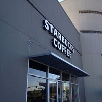 Photo taken at Starbucks by Leslie F. on 8/11/2012