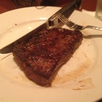 Photo taken at LongHorn Steakhouse by Conner N. on 8/11/2012