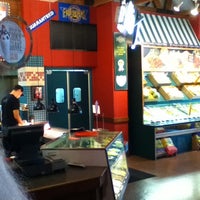 Photo taken at Fuddruckers by Kelly F. on 8/19/2012