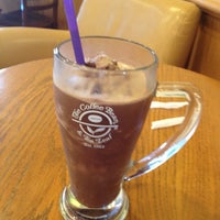 Photo taken at The Coffee Bean &amp;amp; Tea Leaf by Filbert W. on 6/24/2012