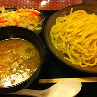 Photo taken at 三ツ矢堂製麺 吉祥寺 by いずみ on 3/17/2012