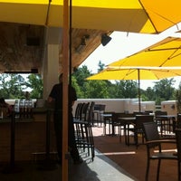 6/3/2012 tarihinde Willziyaretçi tarafından Blackthorne Restaurant and Bar'de çekilen fotoğraf