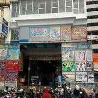 Photo taken at Pasar pagi, Gedung Asemka 5 by Asep S. on 6/12/2012
