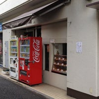 Photo taken at 畑田パン店 by Renault4alpine on 5/22/2012