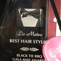 รูปภาพถ่ายที่ The Secret Hair Lounge โดย J S. เมื่อ 8/21/2012