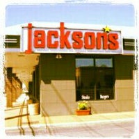 Снимок сделан в Jackson&amp;#39;s Restaurant пользователем Jennifer K. 5/23/2012