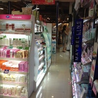 Photo taken at Boots by ⚓🍒🐷mhunoiii🐷🍒⚓ on 4/1/2012