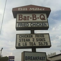 รูปภาพถ่ายที่ Bill Miller Bar-B-Q โดย Santiago S. เมื่อ 4/28/2012