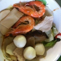 Photo taken at Chia Keng Kway Teow Mee by Jansen E. on 2/22/2012