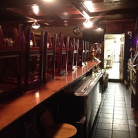 รูปภาพถ่ายที่ Mullally&amp;#39;s Pub โดย Joe T. เมื่อ 9/7/2012