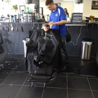 Снимок сделан в Saving Face Barbershop пользователем Aubry P. 5/17/2012