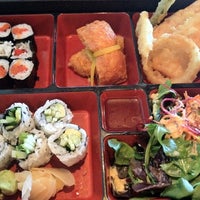 Foto tomada en Nozumi Asian Cuisine  por Carolyn T. el 6/25/2012