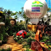 Photo taken at Singapore Visitors Centre by Pitt C. on 5/29/2012
