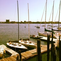 7/8/2012 tarihinde Trevor H.ziyaretçi tarafından Boston Sailing Center'de çekilen fotoğraf