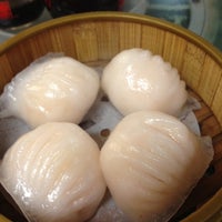 Photo taken at Venus Seafood Chinese Restaurant by Richard C. on 7/22/2012
