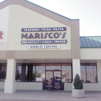 Foto tomada en Mariscos Restaurant  por Brett C. el 4/9/2012