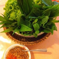 Photo taken at ร้านอาหารเวียดนาม ฮาลอง by Puntha R. on 7/23/2012