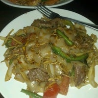 Das Foto wurde bei Phayathai Restaurant von Noel Maldonado am 3/27/2012 aufgenommen