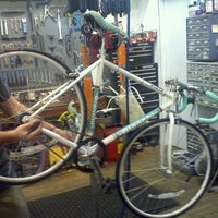 8/28/2012에 Nancy C.님이 B1 Bicycles에서 찍은 사진