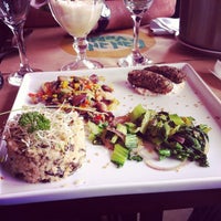 Foto diambil di Banana Verde oleh Rafael P. pada 3/17/2012