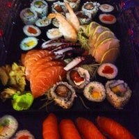 รูปภาพถ่ายที่ Kenkou Sushi House โดย Andre G. เมื่อ 8/2/2012