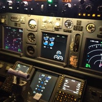 รูปภาพถ่ายที่ Flight Experience โดย Carlo S. เมื่อ 9/11/2012