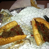 Foto scattata a MLT Cheese Steaks and Grilled Cheese. da Jacqueline L. il 9/3/2012