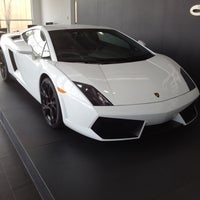 Снимок сделан в Lamborghini Chicago пользователем Mike P. 7/2/2012