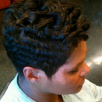 Foto tomada en On Point Hair Unity Studio  por Aisha R. el 6/9/2012