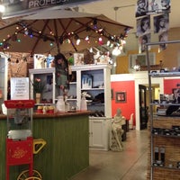 9/12/2012 tarihinde Debi W.ziyaretçi tarafından Yolo Salon And Spa'de çekilen fotoğraf