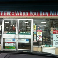 2/11/2012 tarihinde Jennifer C.ziyaretçi tarafından 7-Eleven'de çekilen fotoğraf