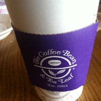 3/31/2012 tarihinde Patsy C.ziyaretçi tarafından The Coffee Bean &amp;amp; Tea Leaf'de çekilen fotoğraf