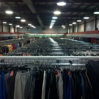 4/17/2012にPiarda R.がThe Salvation Army Thrift Store Fitchburg, MAで撮った写真