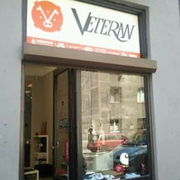 รูปภาพถ่ายที่ Veteran Shop &amp;amp; Gallery โดย Hollistic P. เมื่อ 5/22/2012