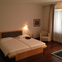 4/28/2012 tarihinde Toni B.ziyaretçi tarafından Hotel Greif'de çekilen fotoğraf