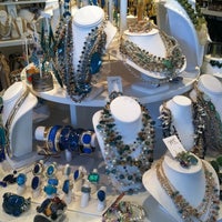 รูปภาพถ่ายที่ M2 Boutique โดย M2 B. เมื่อ 5/18/2012