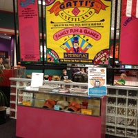 Das Foto wurde bei Mr. Gatti&amp;#39;s Pizza von Becky S. am 3/2/2012 aufgenommen