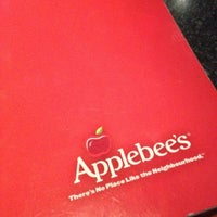 Foto tirada no(a) Applebee&amp;#39;s Neighbourhood Grill &amp;amp; Bar por Janis S. em 5/12/2012
