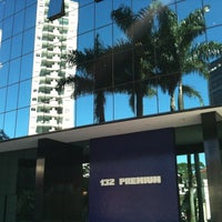 Photo taken at Edificio Premium by Thi T. on 5/18/2012