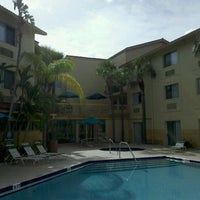 Снимок сделан в La Quinta Inn &amp;amp; Suites Clearwater Airport пользователем Antonio G. 7/21/2012