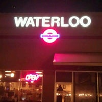 Foto tirada no(a) Waterloo Records por Brent C. em 3/18/2012
