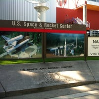 รูปภาพถ่ายที่ Space Camp โดย Josh S. เมื่อ 7/29/2012