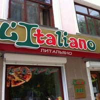 Photo taken at L&amp;#39;Italiano by Владимир Б. on 7/15/2012