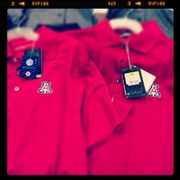 Foto tirada no(a) The University of Arizona Bookstores por Matt L. em 7/19/2012