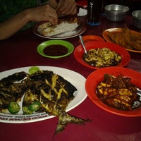 Photo taken at Seafood 68 by Dedy H. on 6/23/2012
