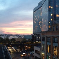 5/24/2012 tarihinde Christina A.ziyaretçi tarafından STK Rooftop'de çekilen fotoğraf