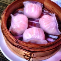 Photo taken at Yum Cha Silk &amp;amp; Spice by misspuffy on 8/22/2012