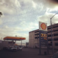 Photo prise au Shell par Chad E. le5/29/2012