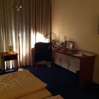 Снимок сделан в Best Western Hotel President Berlin пользователем Veronika . 4/6/2012